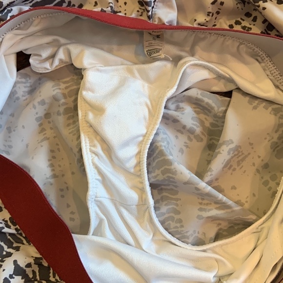 Under Armour Women's Running Shorts Size Small - Picture 6 of 6